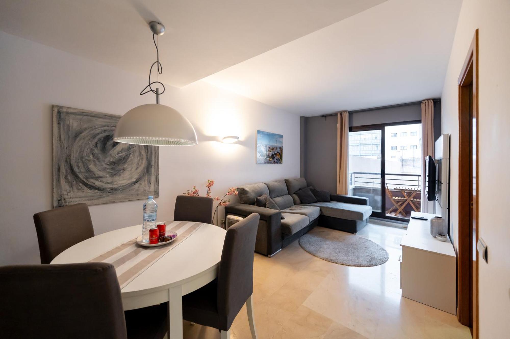 Comfy Downtown + Private Terrace Appartamento
